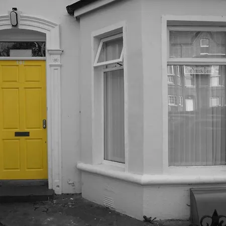 Big Yellow Door In Queens Quarter-3